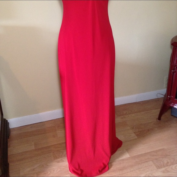 Red Elegant, sensual long dress - Picture 2 of 4